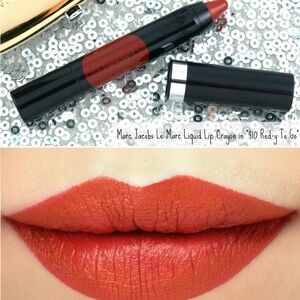 🪷 Marc Jacobs Beauty Le Marc Liquid Lip Crayon in RED-Y To Go